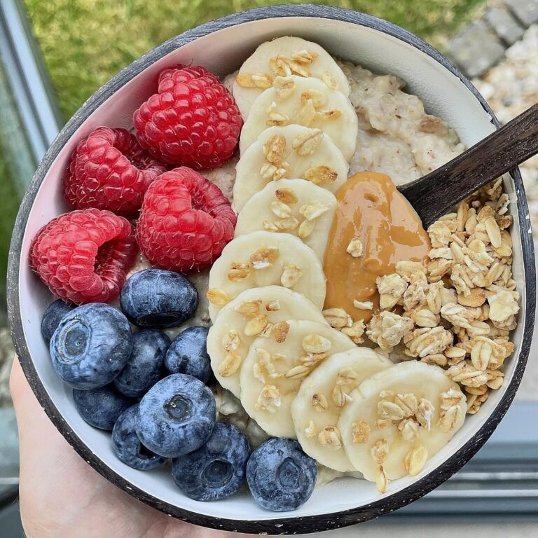 Wholesome Berry Banana Oatmeal