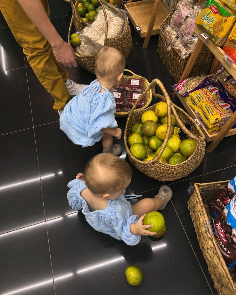 Twins Shopping